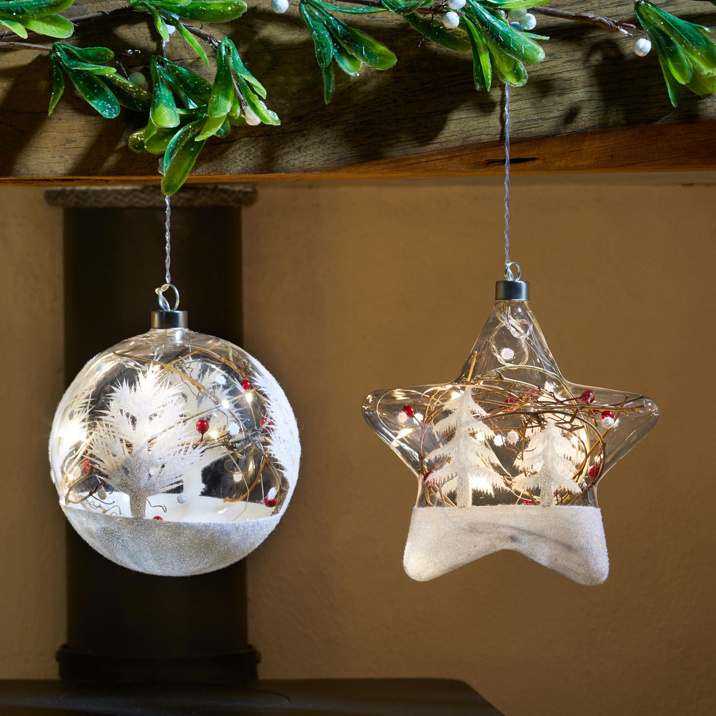 Svietiaca vianočná dekorácia ⸱ CrystaLight Alpine Orb