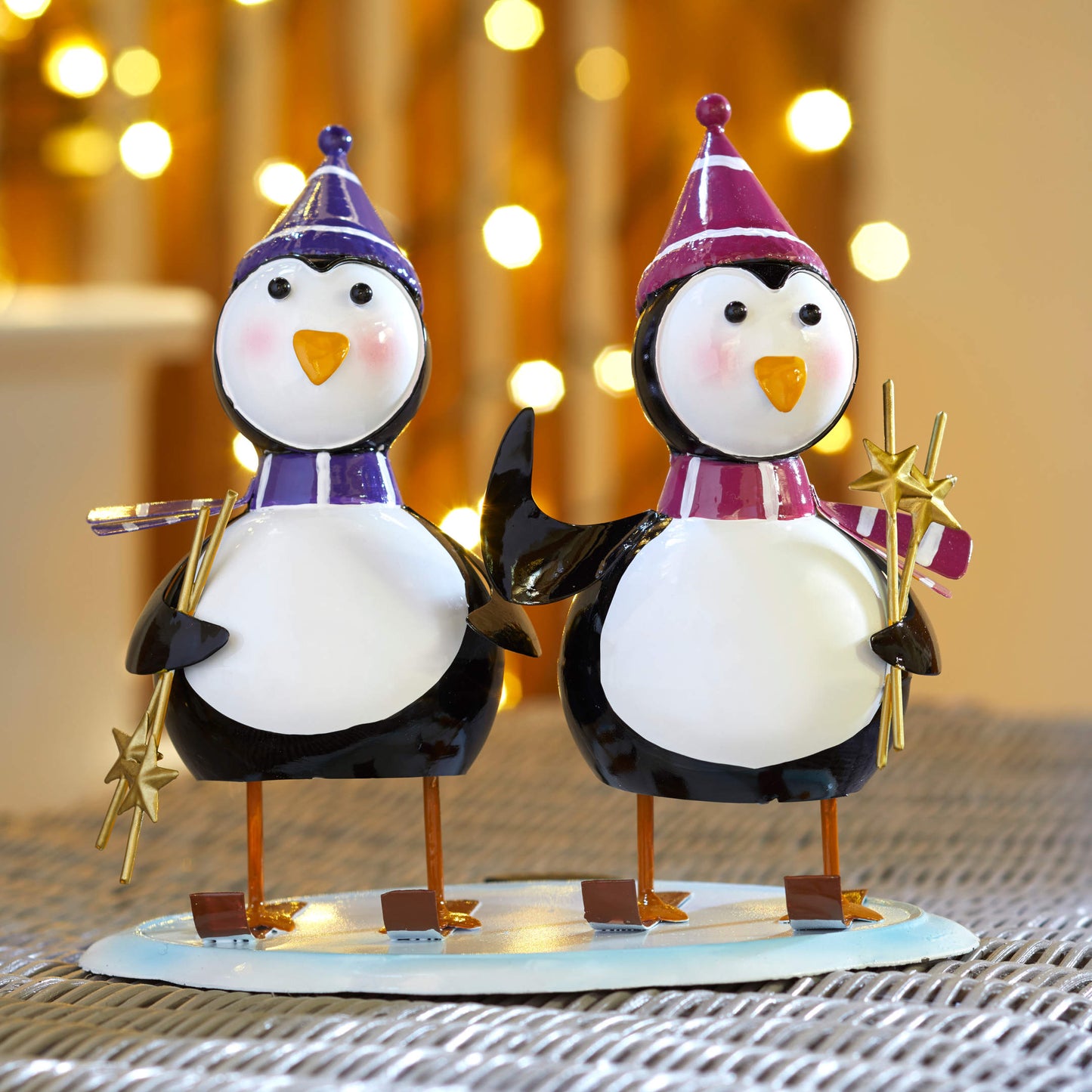 Kovová vianočná dekorácia s dvomi tučniakmi ⸱ Penguin Pair!