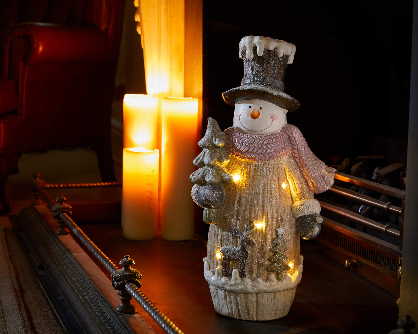 Vianočná soška s LED osvetlením ⸱ Woodland Magic Snowman