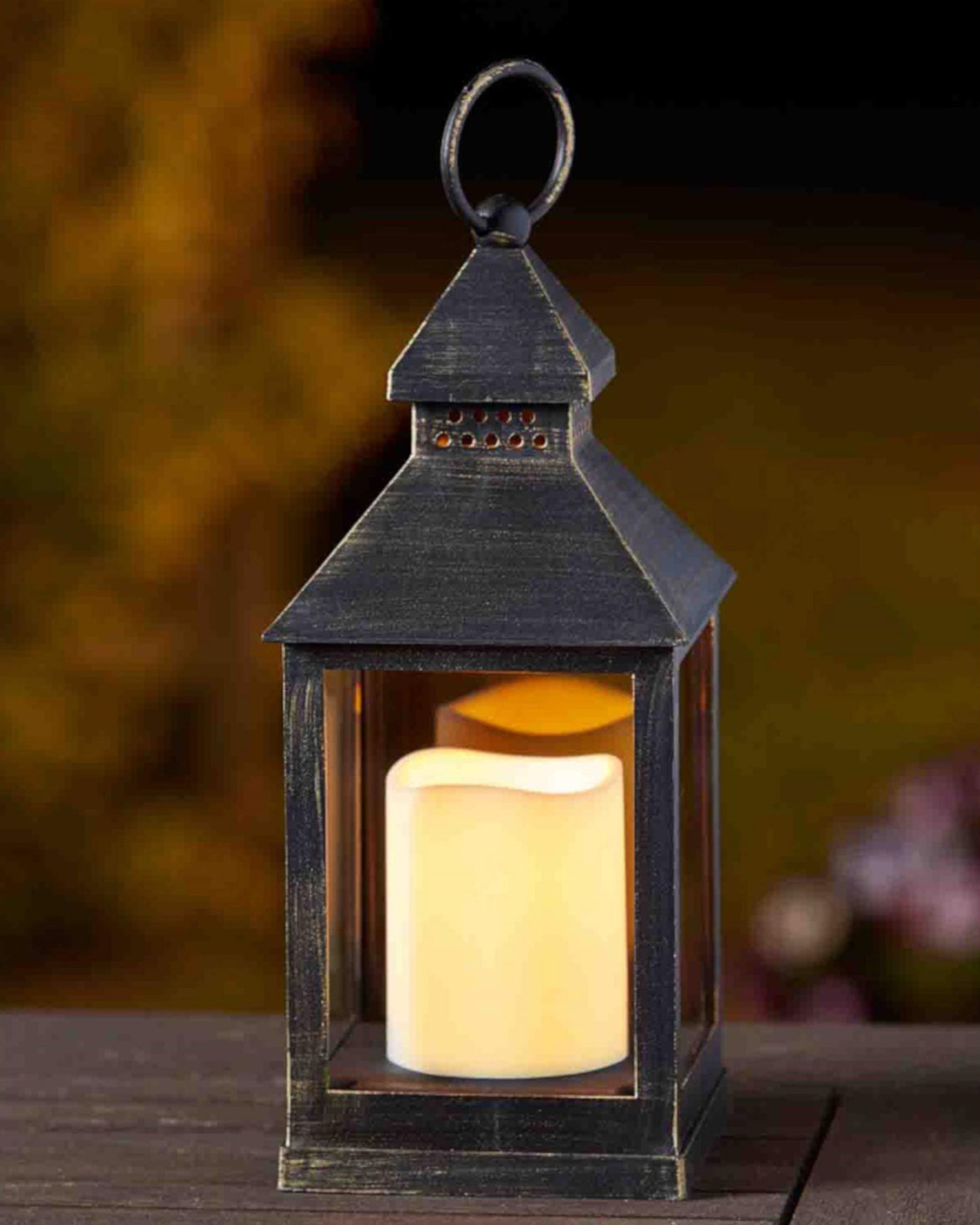 Lampáš s LED sviečkou ⸱ Kentish Lantern