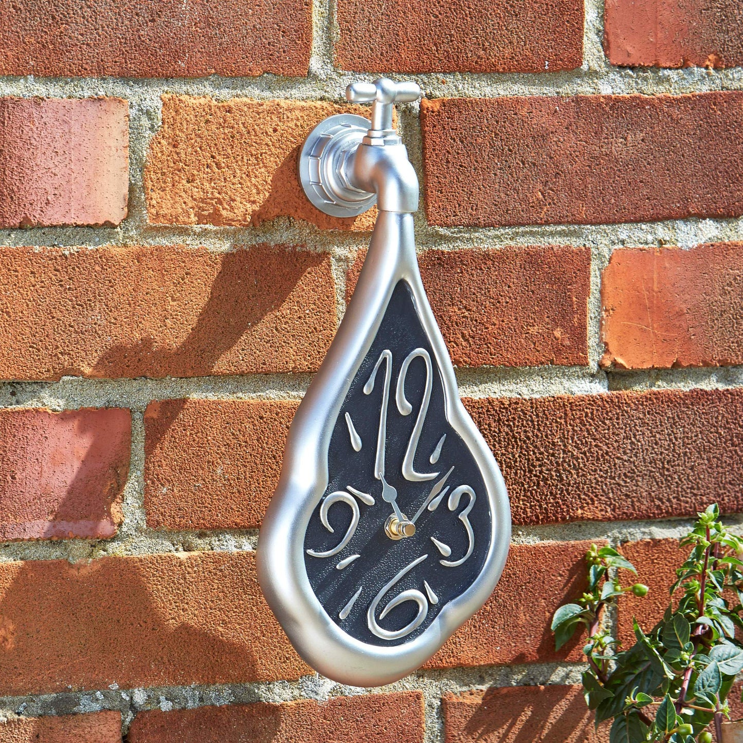 Nástenné hodiny ⸱ Time Flows!