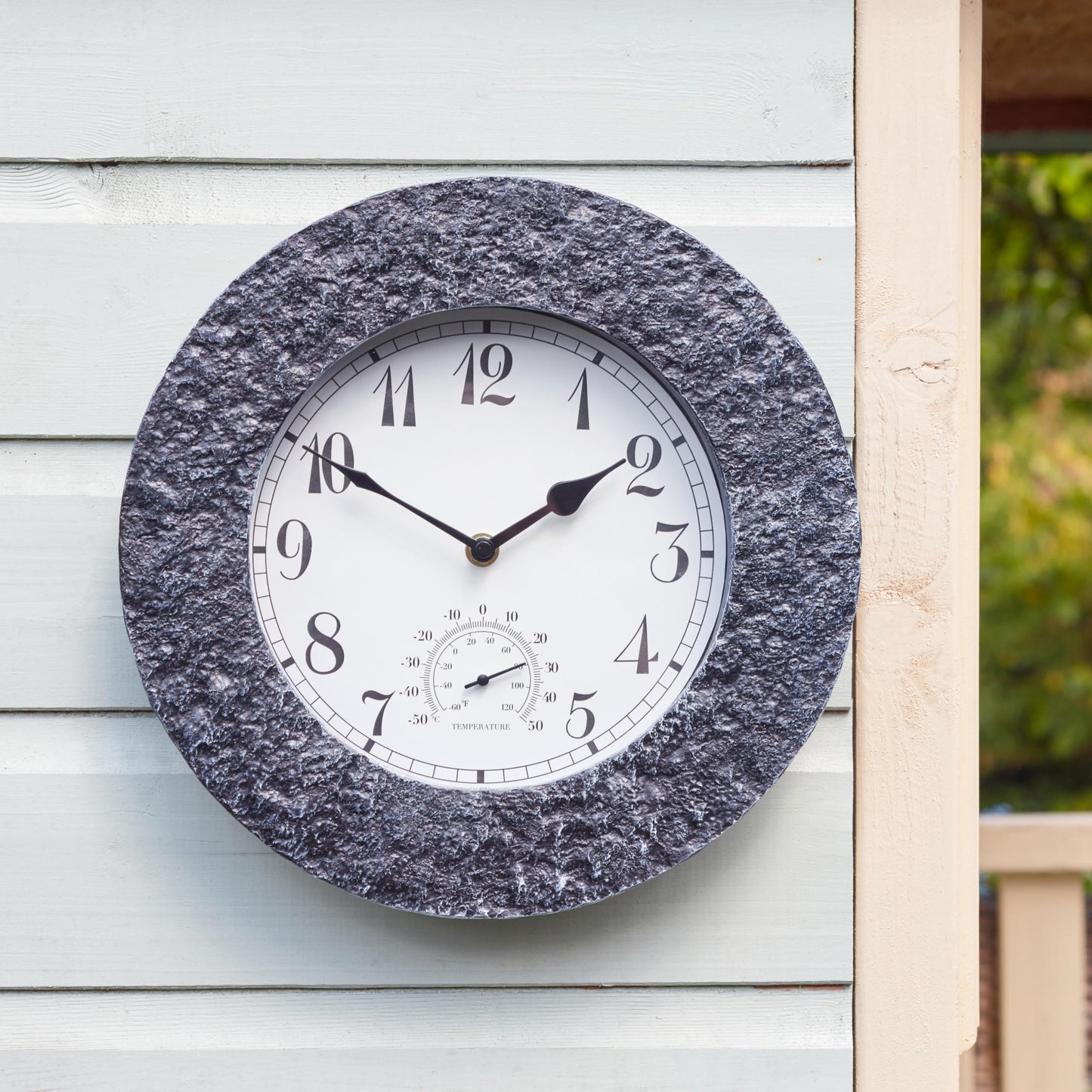 Nástenné hodiny ⌀ 30cm s teplomerom ⸱ Stonegate Granite