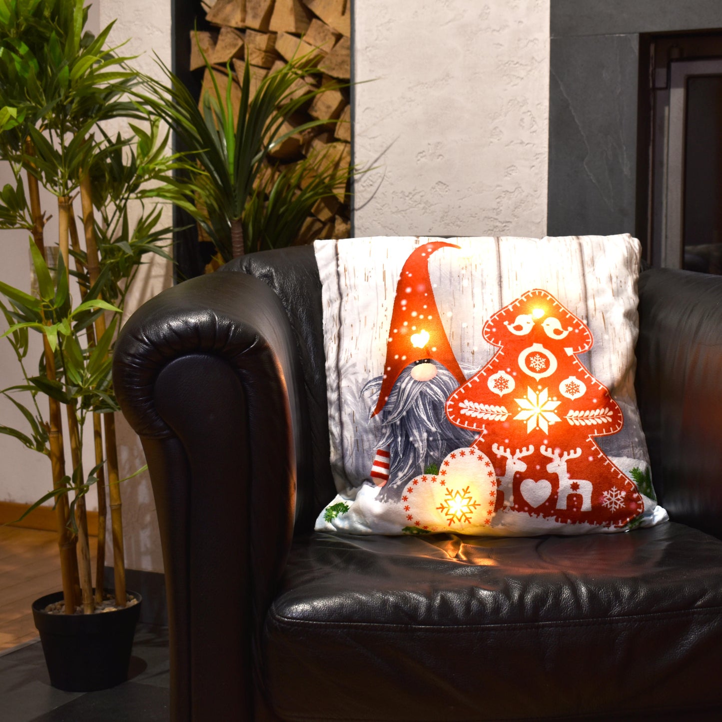 Dekoračný vankúšik s LED svetlom ⸱ GnomeTree! Cushion