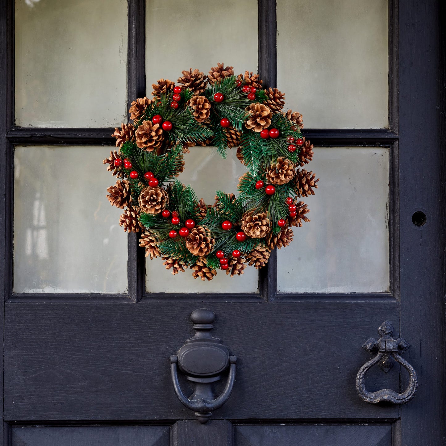 Vianočný veniec na dvere ⸱ Berry Burst