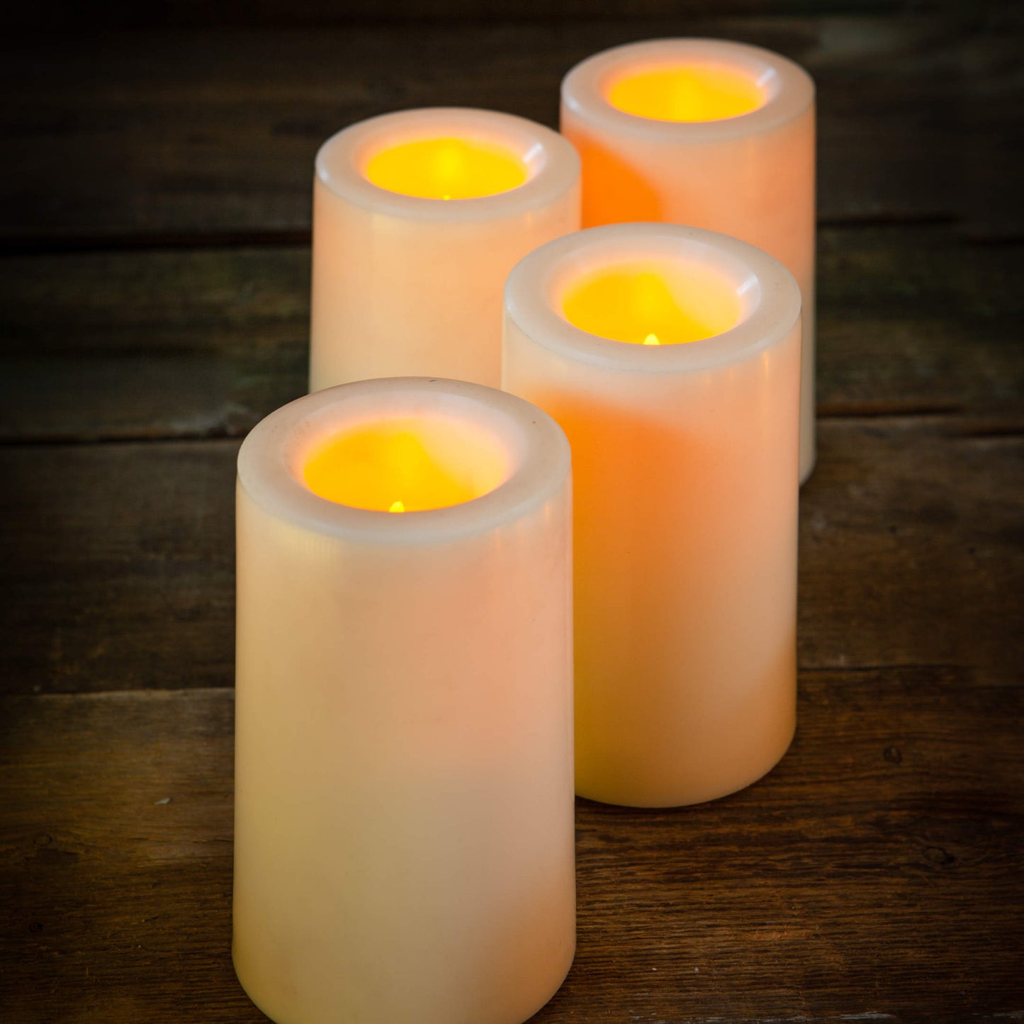 Valcová LED sviečka (sada 4ks) ⸱ Flameless Pillar LED Candle