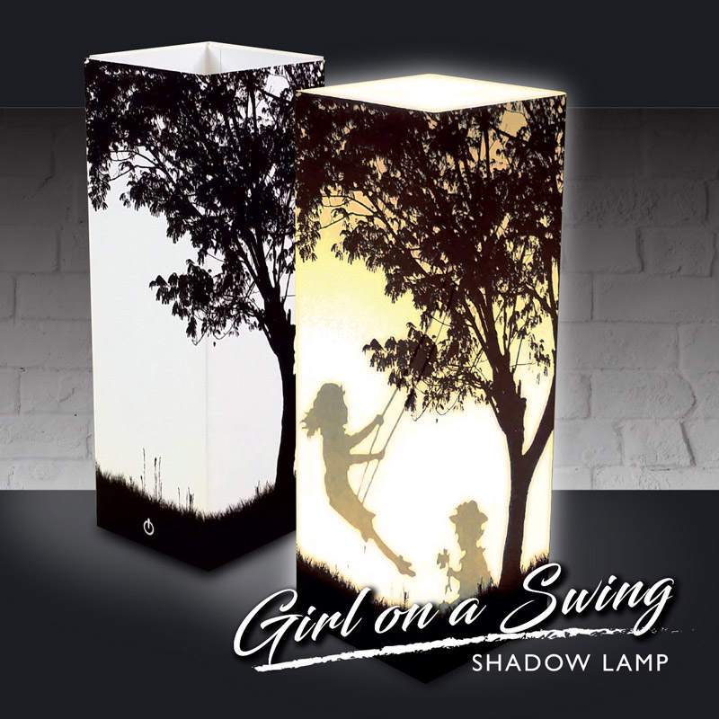Dekoračná tieňová LED lampa Girl on a Swing od LUXA London